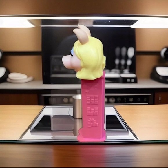 PEZ Dispenser Vintage Miss Piggy and Harley Quinn - Picture 9 of 13